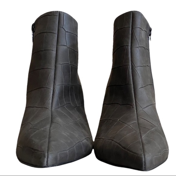 Jeffrey Campbell Grey Croc Suede Pointed Toe Ankle Booties - Picture 5 of 10